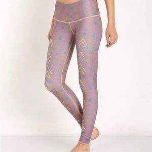 Teeki purple meadow hot pants leggings